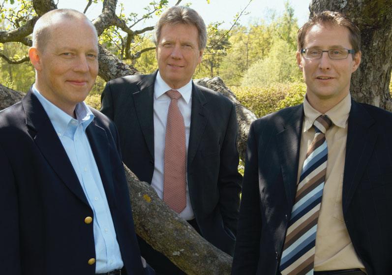 Personaloptioner: 100 000 st. TOMMY HAGLUND, född 1963 Vice verkställande direktör i Addtech AB. Anställd i koncernen sedan 1988. Aktieinnehav: 6 400 st B-aktier. Personaloptioner: 20 000 st.