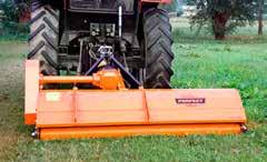 Slagklippare KJ KJ är en lätt men stabil maskin för användning med mindre traktorer upp till 60 Hk. Den passar bra för mindre gårdar, parkförvaltningar, kyrkor osv.