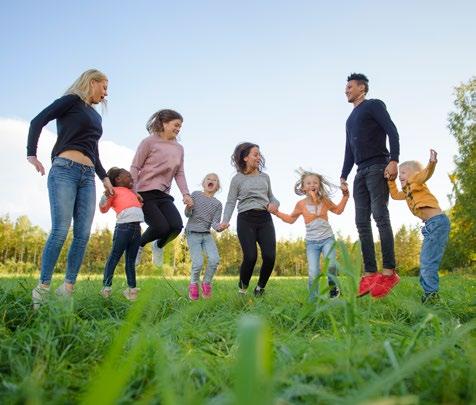 BARN- & FRITIDSPROGRAMMET Fritid & hälsa Pedagogiskt arbete Våra två inriktningar Fritid och hälsa Inriktningen ger kunskaper om människors fritid och om olika fritids- och friskvårdsverksamheter