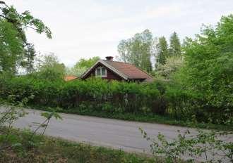 Då fanns ingen järnväg och i princip ingen bebyggelse i nuvarande Krokek. Huset var ursprungligen mindre, med skorstenen mitt i byggnaden. Men en del byggdes till och användes som handelsbod och kafé.