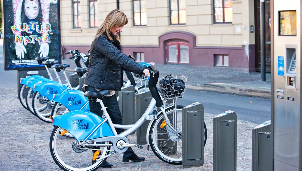 Granskning av verksamheterna Upphandling och inköp vid tre bolag Stadsrevisionen har kommunfullmäktiges uppdrag att löpande följa stadens upphandlings- och inköpsverk samhet.