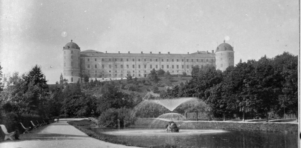 2016 togs ett beslut att huset från 1960-talet skulle rivas och att det skulle byggas 0 000 m2 kontor och bostäder.