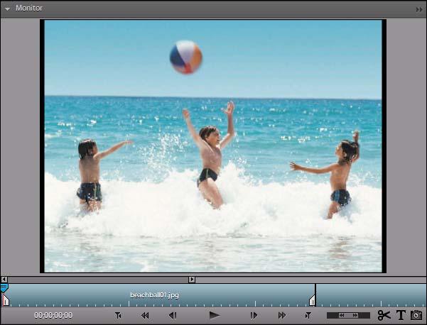 Arbetsyta i Adobe Premiere Elements 15 Monitorpanelen Översikt över tidslinjen och scenvyn I tidslinjen och scenvyn kan du samla media i önskad ordning och redigera klipp.