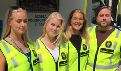 Under onsdagen fanns både personal från PKC och volontärer på plats med mobila poliskontoret som bas.