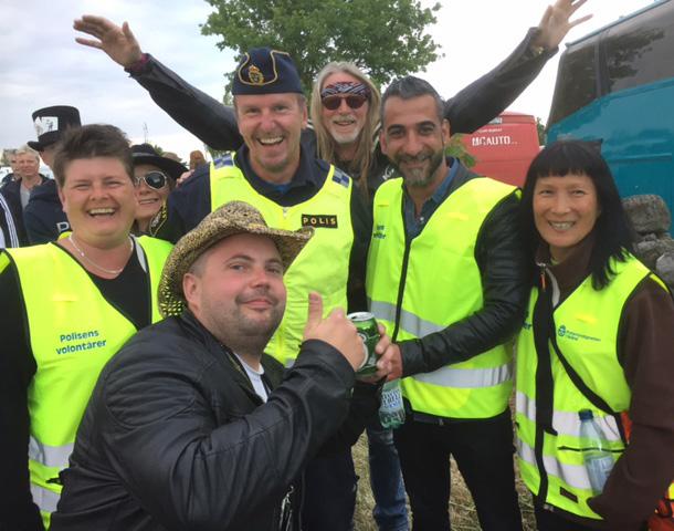 några. Mellan den 7-10 juni gick årets Sweden Rock festival i Sölvesborg av stapeln. I år var det enligt uppgift 33 000 biljetter sålda, helt utsålt.
