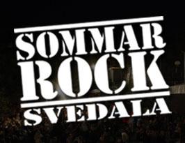 Det var riktig fest i dagarna tre i den lilla byn och folkmassorna rörde sig mellan de två scenerna för att dansa, sjunga med eller bara njuta.