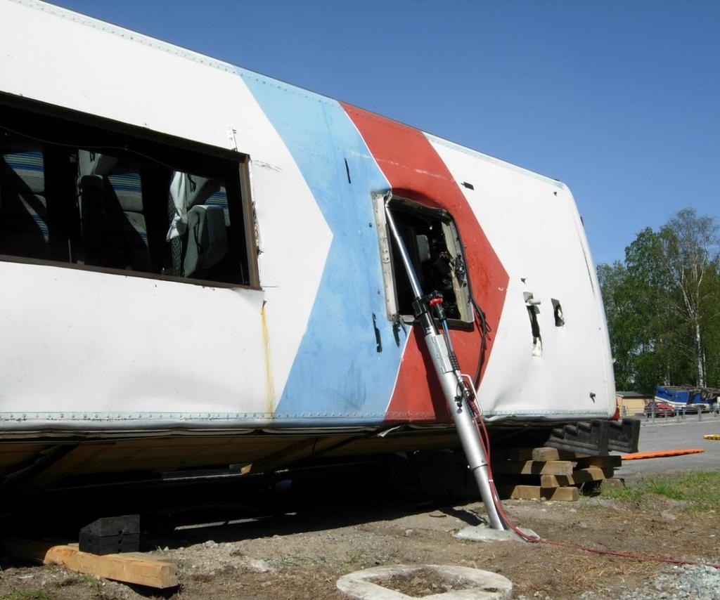 Buss på sida dellyft stålkaross