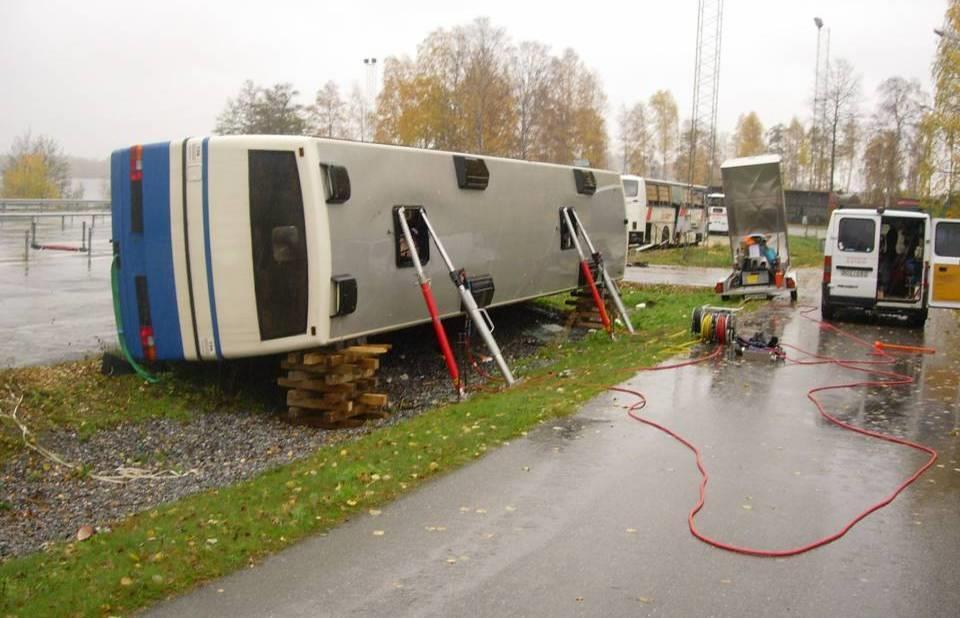 Buss på sida dellyft stålkaross 8:1:14