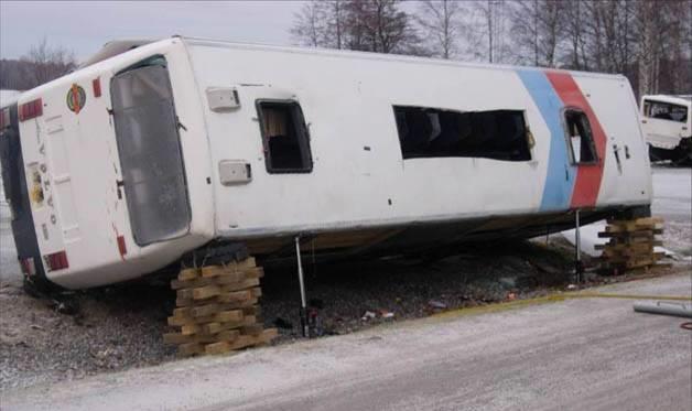 Buss på sida dellyft aluminiumkaross 8:2:14