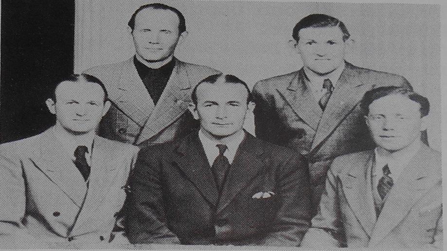 Klubbstyrelsen 1945. Fr.v. Nils Trogen, Anders Nilsson, Nils Stickås, Kål Axel och Erik Örn. Dalaserien Grupp 1. Höstomgången.