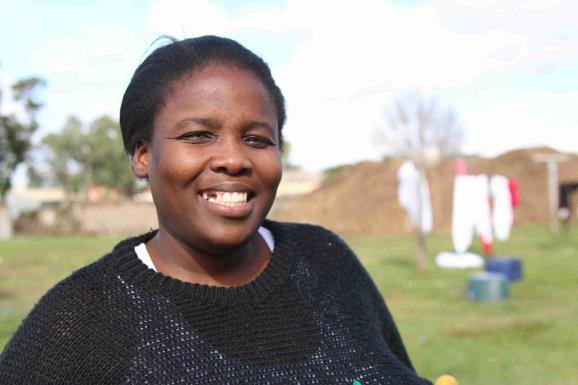 11 Bulelwa Faltein är nationell sekreterare för South African Care Workers Forum. Hon bor i Mdantsane i Östra Kapprovinsen i Sydafrika.