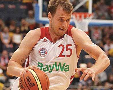 našom basketbalistovi Antonovi Gavelovi. V jeho záhlaví zdôraznil: Anton Gavel bol srdcom klubu Brose Baskets Bamberg, naďalej patrí medzi najlepších hráčov basketbalovej bundesligy.