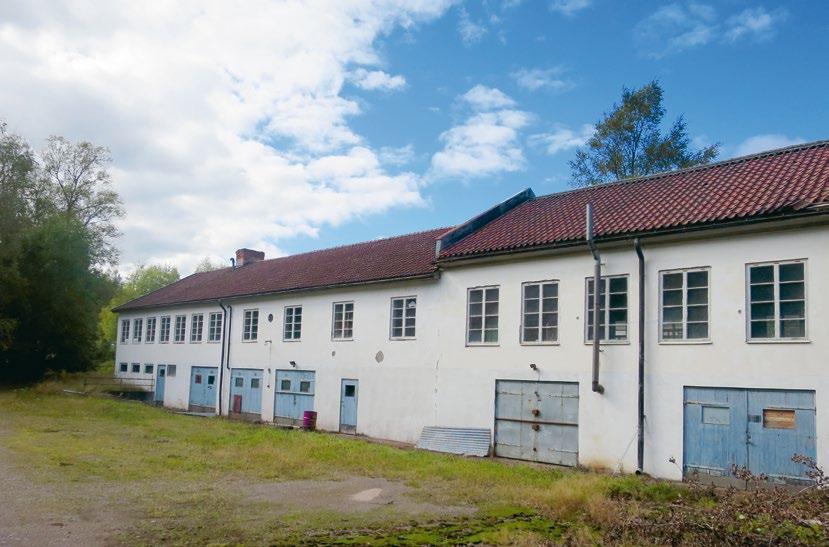 I Glasriket Varje glasbruk hade i början av 1900-talet egen tillverkning av deglar. Nordens sista kvarvarande degelverkstad låg länge i Orrefors, men flyttades år 2016 till Kosta.
