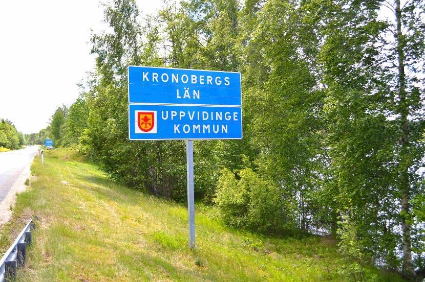 Vägbeskrivning Från Vetlanda kör (väg 31) mot Karlskrona. Efter länsgränsen mot Kronobergslän ligger fastigheten på båda sidor vägen.