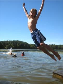 Kollokompis.se Sidan www.kollokompis.se är till för alla som någon gång varit på kollo eller för dig som ska åka på kollo.