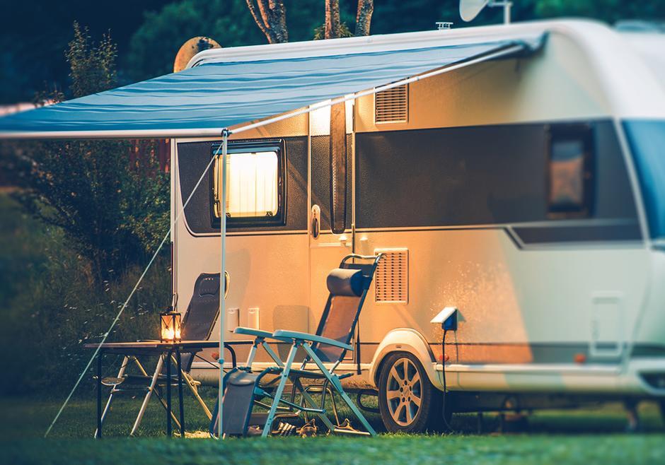 Bästa campingen i Sverige. Enligt tidningen Allt om resor är camping den populäraste övernattningsformen i Sverige. Förra året tillbringas 15,7 miljoner gästnätter på landets campingplatser.