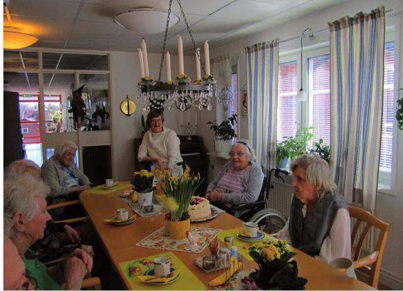 aren besöker boendet regelbundet och gör vid behov kostnadsfria hembesök. Du kan välja att lista dig hos den läkaren eller behålla den husläkare du har.