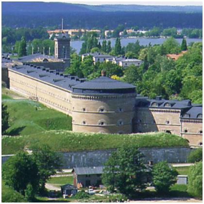 Skulle man försöka besöka var och en av de skulpturer som finns i Borås så får man hålla på över ett dygn. Vi åker mot Linköping och stannar längs vägen för förmiddagskaffe.