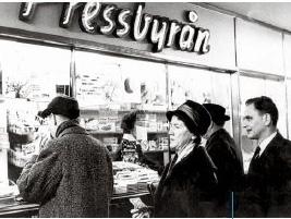 se Visste ni att Pressbyråns historia börjar 1906 då man startade tidningsförsäljning på Sveriges järnvägsstationer, att Pressbyrån 1950 lade grunden till dagens inrikesflyg, att man var först i