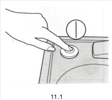 Användarinstruktioner Ta ur korgsilen ur vaskhålet. Korgventilen kan stängas om diskhon ska fyllas. (fi g 11.2, 11.3) Sätt på kallvatten.