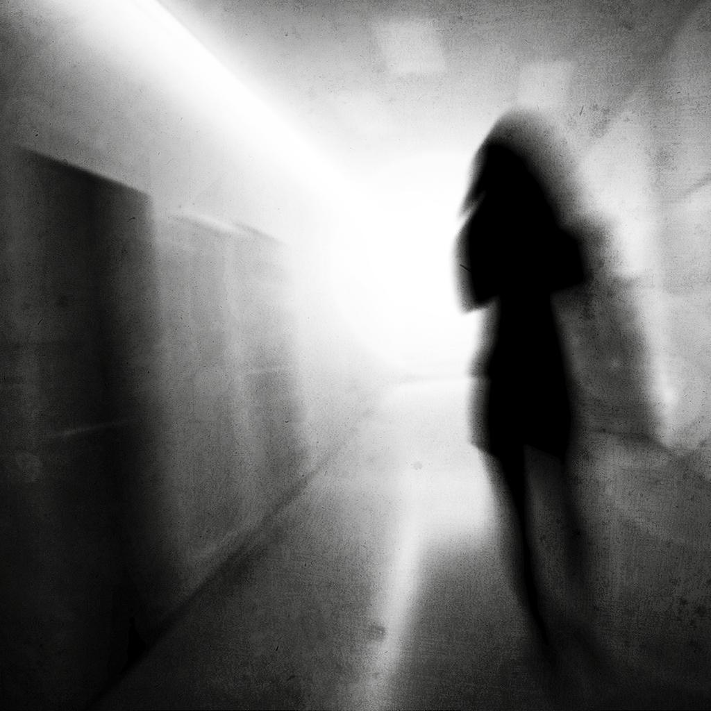 VAD KAN KONSEKVENSERNA BLI NÄR SAMVERKAN INTE FUNGERAR? Marzieh, 16 år, från Afghanistan försvann från sitt HVB-boende i mars 2016. Två månader senare hittades hon av en hundägare i skogen mördad.