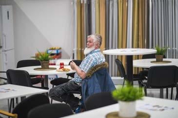 På invigningsdagen hälsade Jonas Engström och Rolf Svensson, som sköter