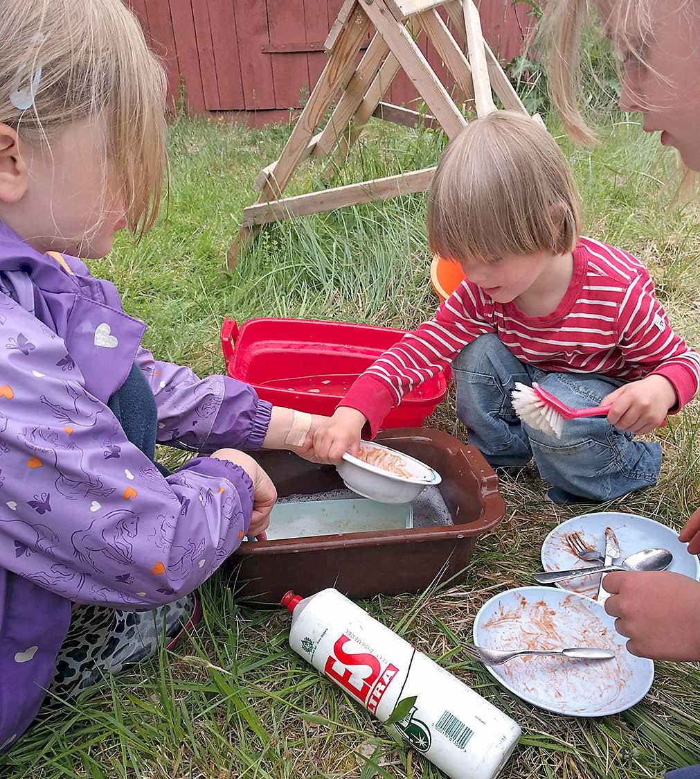 ÅBYBERGSKYRKANS UNGA - EQUMENIA VALLENTUNA för barn och familj i Vallentuna! UGGLAN Uggleträff lördagen den 21 april 10:00. Vi åker också på hajk 16-17 juni! För mer info om hajken mejla johanna.