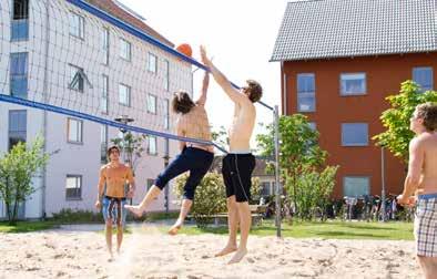 Studentkårens bostadskö När du har ställt dig i studentkårens bostadskö får du erbjudanden allt eftersom boenden blir lediga. Du måste aktivt besvara erbjudandet för att ha chans att ta del av det.