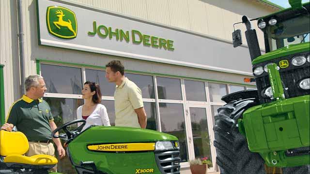 2 John Deere Lär känna skillnaden Välkommen till John Deeres värld Födelseorten för innovation, kvalitet och tillförlitlighet i över 170 år.