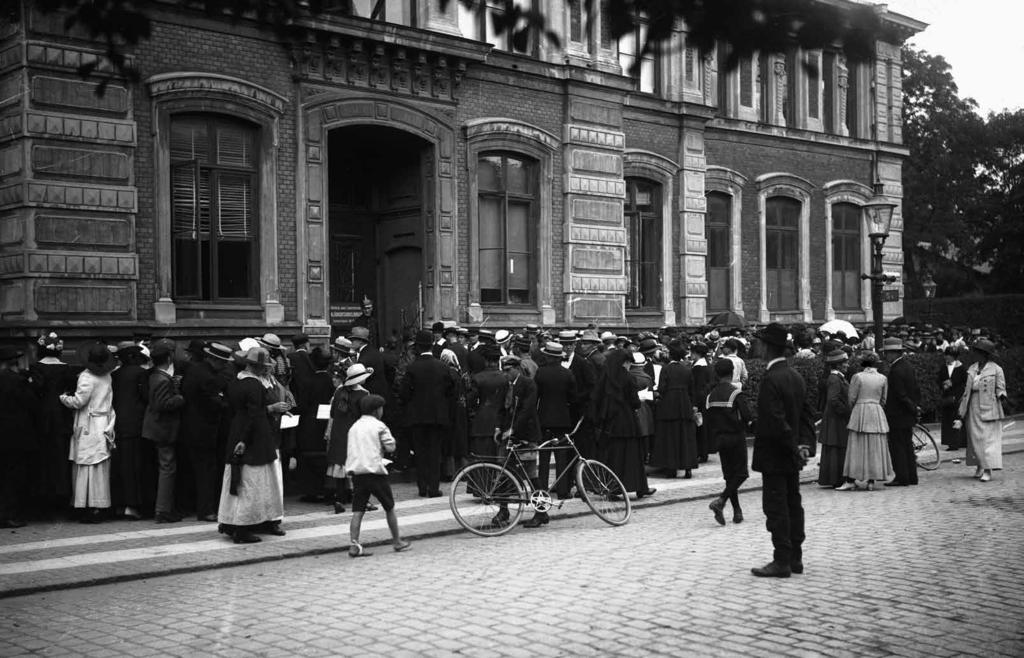 Göteborgs Handelsinstitut, vid Grönsakstorget, Adrian Peterson.