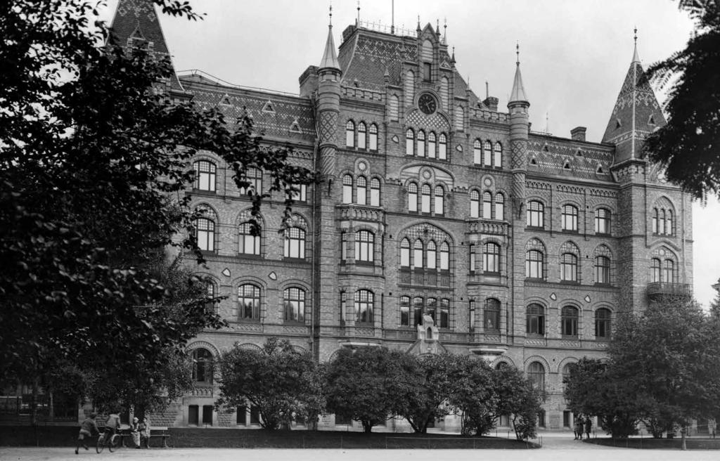 Parkgatan 9-11 för KFUM, Vasastaden, Hans Hedlund, 1899. Hans Hedlund var ledande arkitekt i Göteborg kring sekelskiftet, och han står bakom en imponerande mängd intressanta byggnader.
