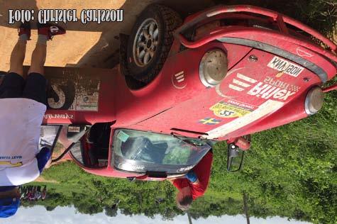 Tufft för Hagman, en timma i leran. En 21:a plats för Jan Hagman och Christer Carlsson efter dagen, en tuff start där man körde fast flera gånger, co-driver Christer rapporterar.