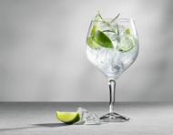 Gin & tonic Gin gör sig bäst i sällskap. Den ballongformade kupan förstärker smakerna och ger plats för generösa mängder is och garnityr. Tål maskindisk. 4-pack, 64 cl. Pris: 360:- (ord.