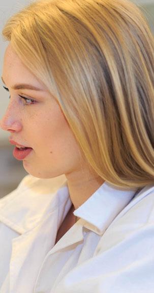NATURVETENSKAPS- PROGRAMMET Vill du ha en bred utbildning som på ett bra sätt förbereder dig för universitets- och högskolestudier inom naturvetenskap och teknik?
