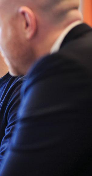 SAMHÄLLSVETENSKAPS- PROGRAMMET Är du intresserad av hur människa och samhälle utvecklas och fungerar i dag? Gillar du att diskutera makt, demokrati, etik, genus, hälsa och miljö?