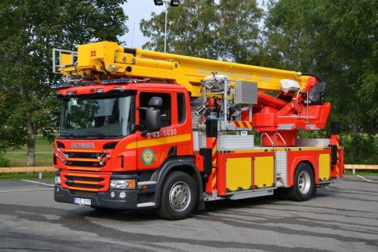 Bil: Scania P4000 Årsmodell: 2014 Påbyggare: Bronto Skylift Övrigt: Bronto hävare 27 meter,