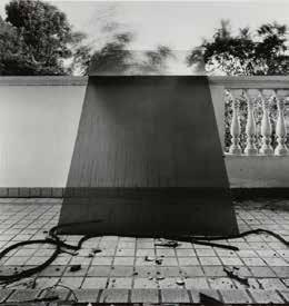 5 VÄRLDEN ÖPPNAR SIG Lunds konsthall, Mårtenstorget 3 / Öppet kl. 17-23 / www.lundskonsthall.se Konstnären Simryn Gill (f. 1959) arbetar med skulptur, fotografi, teckning och text.
