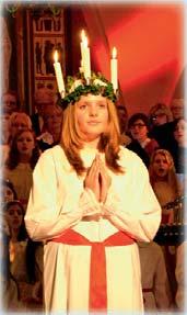 16 Söndag 10/12 kl. 16 och 18 Lucia nalkas åter, i år med tre konserter! På lördagen står barnkörerna Sångfåglarna, Sångmix och Sånglärkorna, ungdomskören Chorus Mix och Björkakören för sången.