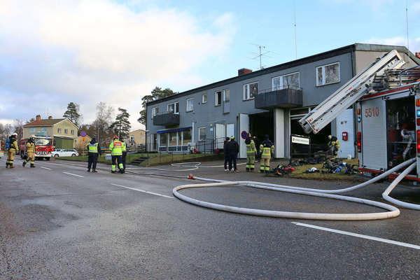 Den 19 november 2016 uppstod en brand i Finnerödja brandstation. Brandmännen i Finnerödja fick hjälp av kollegorna i Laxå och Byrsta.