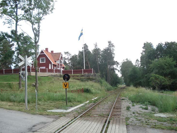 Sida 8 av 23 Vissa lokala hastighetsnedsättningar, ned till 30 km/h, finns bl.a. i samband med bangårdar och plankorsningar.