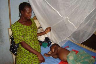 Klorokinin har effekt mot malaria. Resistens mot klorokinin. Malaria ett dödligt hot mot världens fattiga Varje år insjuknar omkring 500 miljoner människor i malaria.