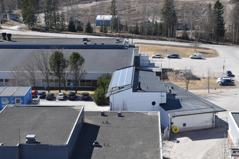 5 Resultat Produktionsrapportering sköts av en apparat med modellnamn Solar- Log 1200 och är kopplad till internet för produktionsrapportering.