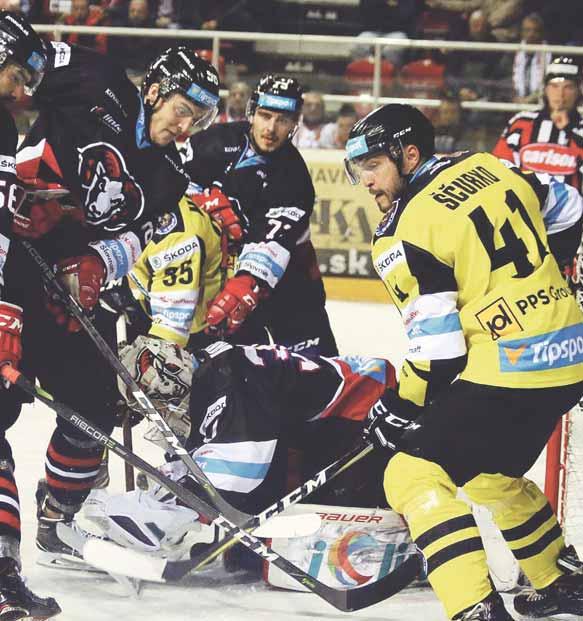 HOKEJ 9 Zámky bodovali naplno Košičania v Budapešti výkonom neohúrili, tri body ratovali v závere zápasu Košičanov až príliš presvedčil predzápasový dvanásťbodový rozdiel medzi oboma mužstvami.