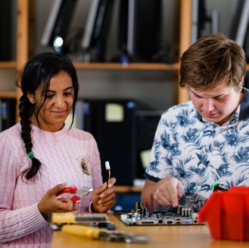 Svenska som andraspråk 2 100 Svenska 3 / Svenska som andraspråk 3 100 programgemensamt 400 Fysik 1a 150 Kemi 1 100 Teknik 1 150