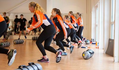 Emma Gustavsson Barn- och fritidsprogrammet ar + + Personlig tränare 600 Kost och hälsa 100 Aktivitetsledarskap 100 Träningslära 1 100 Träningslära 2 100 Entreprenörskap 100