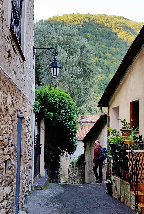 Provence - från Alperna till Franska rivieran, 7 nätter 2(7) Dag 1 Ankomst till Breil-sur-Roya Breil-Sur-Roya når du lätt via lokaltåget från Villefranche-sur-Mer som ligger strax utanför Nice.