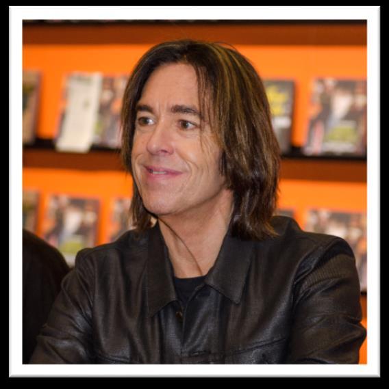 I början av 2000- talet hade Gessle framgångar också som soloartist, med album på både svenska och engelska. Därutöver har han skrivit låtar till en lång rad andra artister.