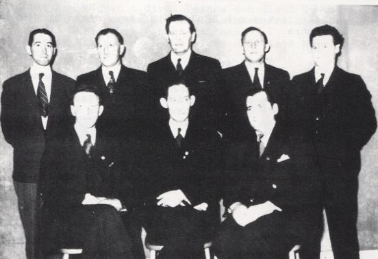 Smålands Bowlingförbunds styrelse 1945-1946. Övre raden: Bertil Bengtsson, Chamyl Myhrén, Bertil Ljungberg, Gunnar Andersson, samtliga Västervik, John Lindberg, Jönköping.