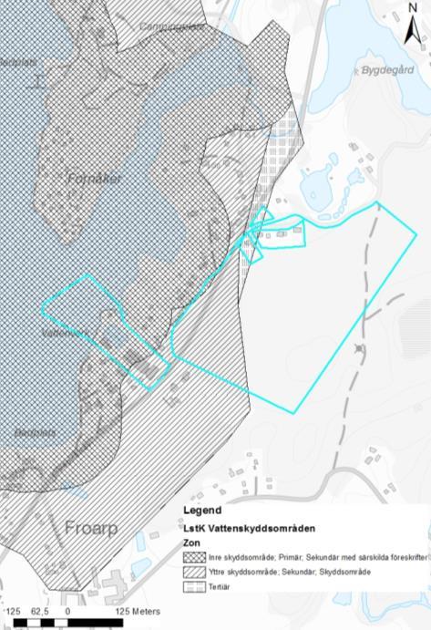 4 (5) Hela fastigheten Froarp 5:21 samt en del av fastigheten Froarp 4:7 ligger inom skyddsområde (primär och sekundär, respektive sekundär, tertiär, och skärande över gränsen av primär!