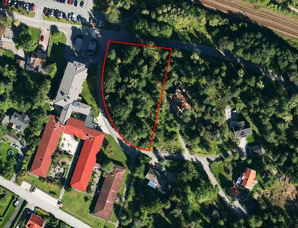 2 2 OMRÅDESBESKRIVNING Planområdet är 0,23 ha stort och beläget i Rönninge centrum.